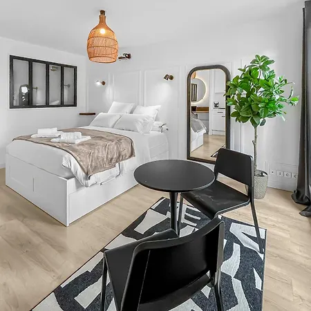 Balneo-cine-centre Historique A Troyes