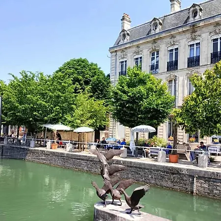 Balneo-cine-centre Historique A Apartment *