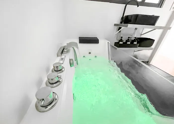 Daire Balneo-cine-centre Historique A *